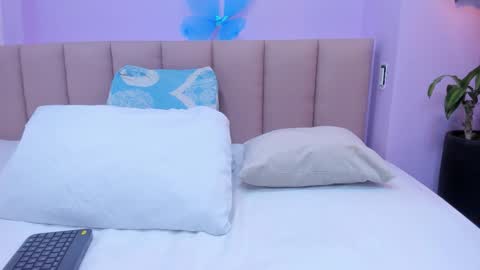 sienna_mg12 online show from 11.29.25