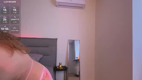 Snapshot of sienna_mi_ chatting on 11.22.25 Lisa online show from 11.22.25