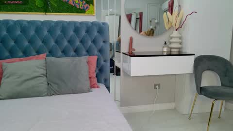 Sienna online show from 11.10.25