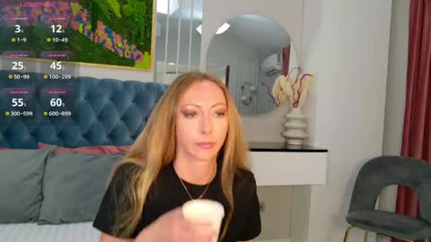 Sienna online show from 05.14.26