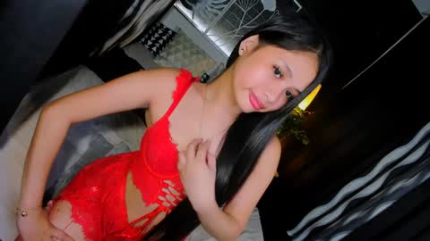 Snapshot of sierracoxriches chatting on 01.19.25 Belle online show from 01.19.25
