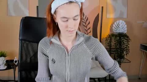 SieraHarper online show from 12.14.25