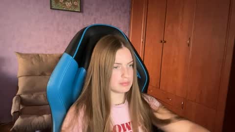 Snapshot of silksinner_ chatting on 06.04.26 Erica online show from 06.04.26