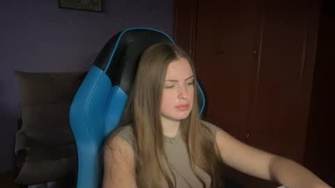 Snapshot of silksinner_ chatting on 06.15.26 Erica online show from 06.15.26