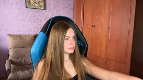 Snapshot of silksinner_ chatting on 06.22.26 Erica online show from 06.22.26