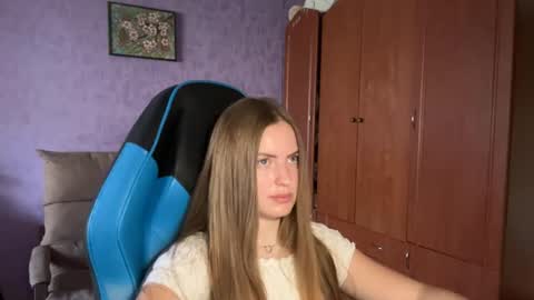 Snapshot of silksinner_ chatting on 06.23.26 Erica online show from 06.23.26