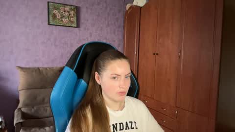 Snapshot of silksinner_ chatting on 06.26.26 Erica online show from 06.26.26