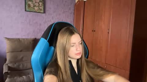 Snapshot of silksinner_ chatting on 06.29.26 Erica online show from 06.29.26