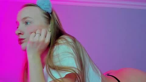 Mila online show from 10.08.25