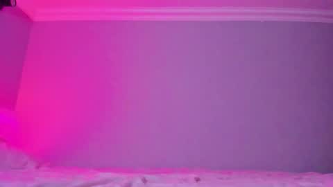 Mila online show from 11.04.25