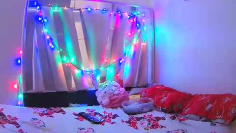 Snapshot of silla733914 chatting on 02.13.26 Elektra chair online show from 02.13.26