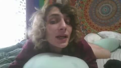 Snapshot of sillycutecow chatting on 11.11.25 Hailey online show from 11.11.25