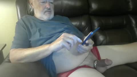 Daddy Bear online show from 10.15.25