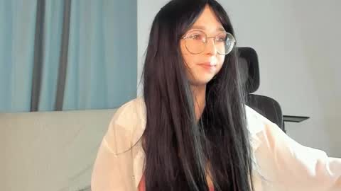 Snapshot of silvernoise chatting on 04.19.26 Alice online show from 04.19.26