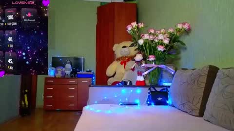 miss Anna online show from 12.26.24