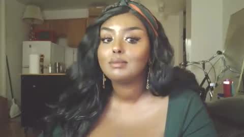 Snapshot of siminfox chatting on 11.07.25 Simin Fox online show from 11.07.25