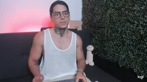 Snapshot of simon_cortes chatting on 06.20.26 Simon Cortes online show from 06.20.26
