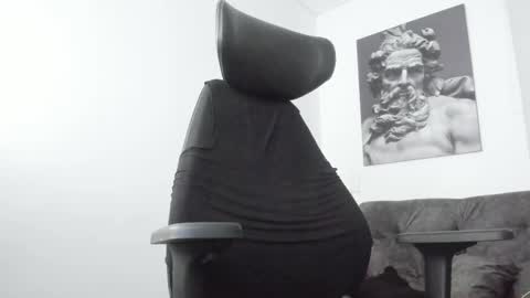 simon_leon01 online show from 01.17.26