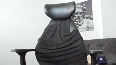 simon_leon01 online show from 04.16.26