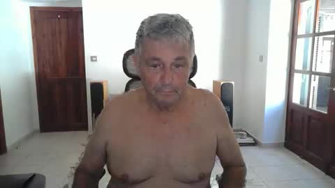 Snapshot of simonthenudist chatting on 09.11.25 Simon online show from 09.11.25