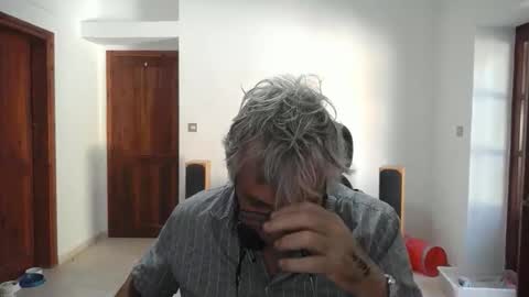 Snapshot of simonthenudist chatting on 11.23.25 Simon online show from 11.23.25