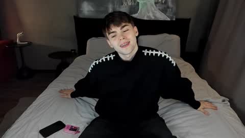 Snapshot of simonwnl chatting on 12.05.24 Simon online show from 12.05.24