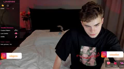 Snapshot of simonwnl chatting on 01.11.25 Simon online show from 01.11.25