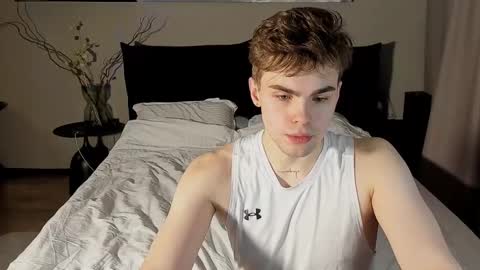 Snapshot of simonwnl chatting on 02.27.25 Simon online show from 02.27.25