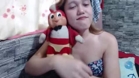 Snapshot of simplehotela chatting on 11.28.25 Ela online show from 11.28.25