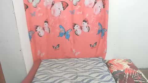 Snapshot of simpleladie15 chatting on 02.11.25 marisweet online show from 02.11.25