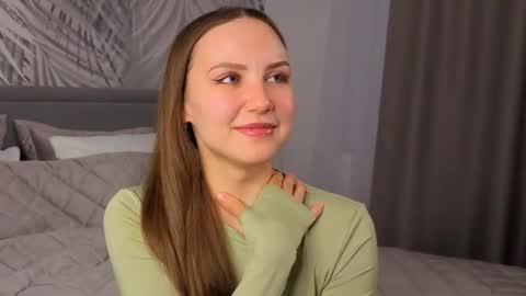 Snapshot of simplyzoe chatting on 02.24.26 Zoe online show from 02.24.26