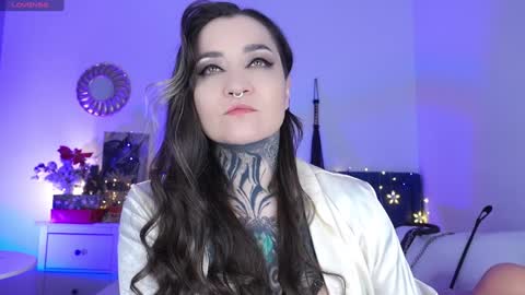 Snapshot of sindeleros chatting on 12.14.24 Ms. Sindel online show from 12.14.24