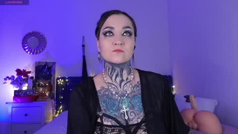 Snapshot of sindeleros chatting on 12.16.24 Ms. Sindel online show from 12.16.24