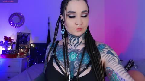 Snapshot of sindeleros chatting on 12.25.24 Ms. Sindel online show from 12.25.24