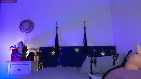 Snapshot of sindeleros chatting on 01.10.25 Ms. Sindel online show from 01.10.25