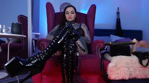 Snapshot of sindeleros chatting on 02.03.25 Ms. Sindel online show from 02.03.25