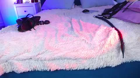 Snapshot of sindeleros chatting on 02.10.25 Ms. Sindel online show from 02.10.25