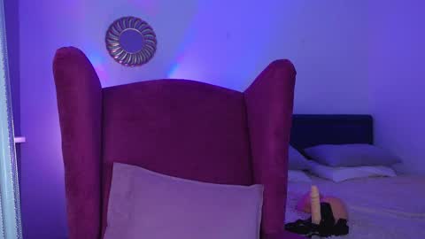 Snapshot of sindeleros chatting on 02.26.25 Ms. Sindel online show from 02.26.25