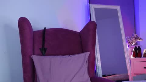 Snapshot of sindeleros chatting on 03.05.25 Ms. Sindel online show from 03.05.25