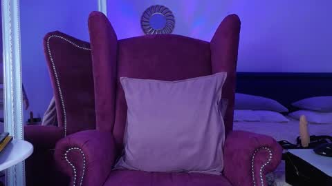 Snapshot of sindeleros chatting on 03.09.25 Ms. Sindel online show from 03.09.25