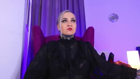 Snapshot of sindeleros chatting on 09.21.25 Ms. Sindel online show from 09.21.25