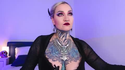 Snapshot of sindeleros chatting on 10.15.25 Ms. Sindel online show from 10.15.25