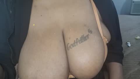 Snapshot of sinfulbxxx chatting on 11.17.25 sinfulbxxx online show from 11.17.25