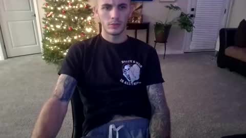 Snapshot of sinfullv chatting on 12.18.25 sinfullv online show from 12.18.25