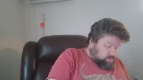 Snapshot of singledude_69 chatting on 11.17.25 SingleDude 69 online show from 11.17.25