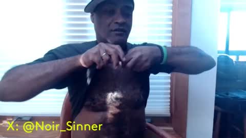 Snapshot of sinnernoir chatting on 10.01.25 My Name Is..............................John online show from 10.01.25