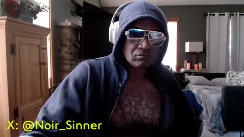 Snapshot of sinnernoir chatting on 10.07.25 My Name Is..............................John online show from 10.07.25