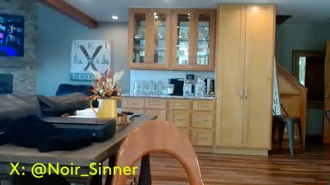 Snapshot of sinnernoir chatting on 11.04.25 My Name Is..............................John online show from 11.04.25