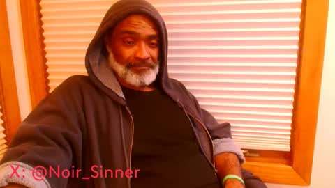 Snapshot of sinnernoir chatting on 01.11.26 My Name Is..............................John online show from 01.11.26