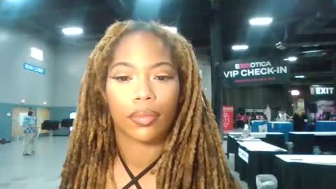  U M M E R online show from 10.26.25